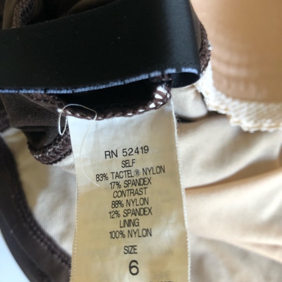 La Blanca Ruched Swim Top Size 6 - Picture 5 of 8